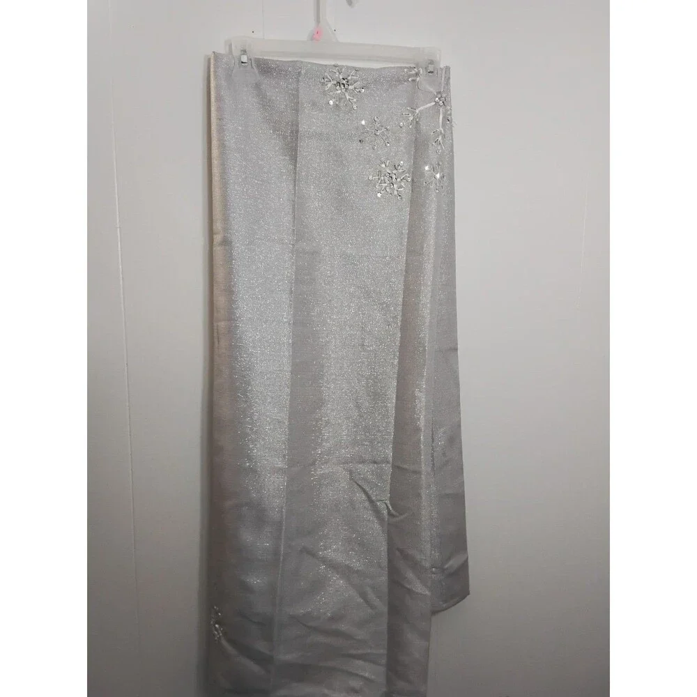 Large Silver enbroidered metallic table cloth 70
